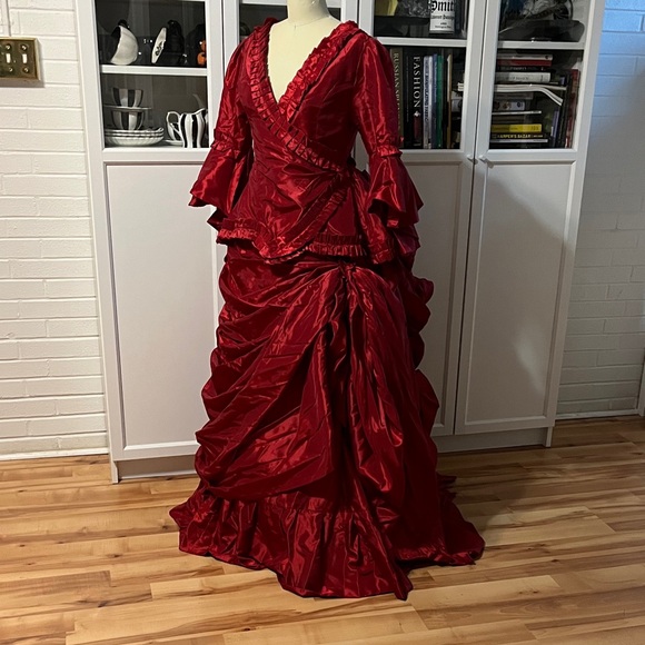 Dracula Mina inspired Victorian bustle dress - Picture 1 of 5